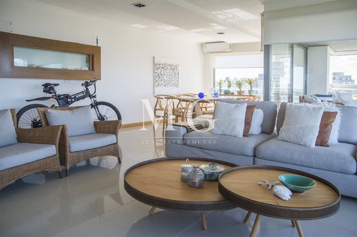 Apartamento ID.1502 - Penthouse en Punta del Este, playa brava 4 dormitorios