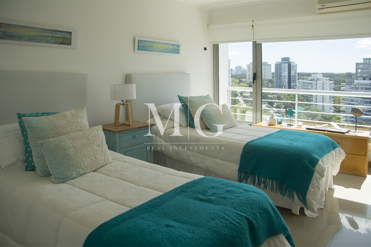 Apartamento ID.1502 - Penthouse en Punta del Este, playa brava 4 dormitorios
