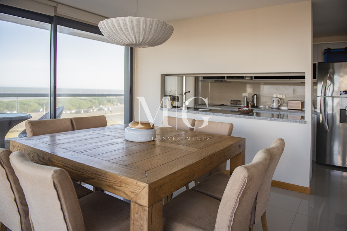 Apartamento ID.1500 - Apartamento Penthouse, frente al mar, playa brava, 3 dormitorios con hermosa vista