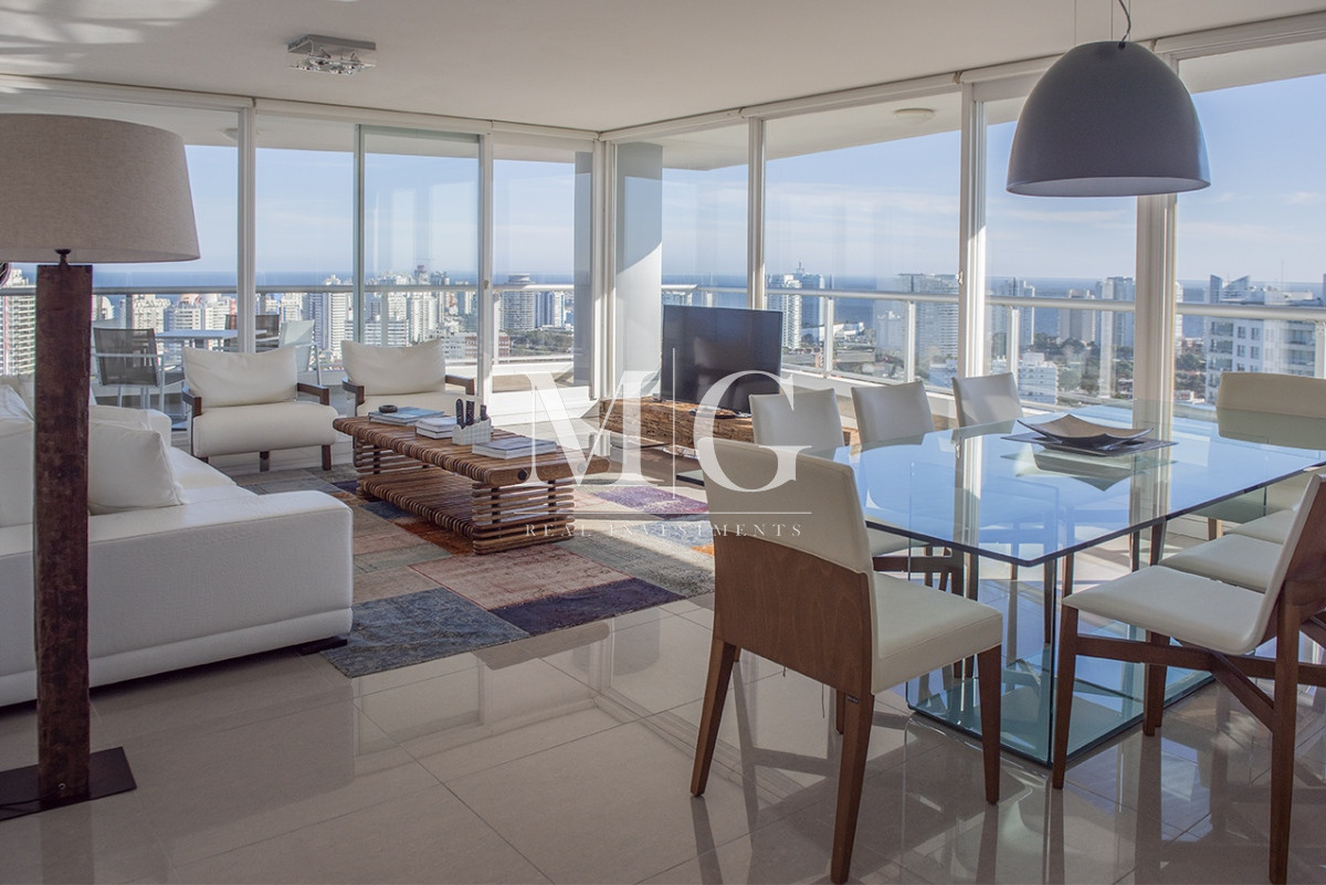 Apartamento ID.1501 - Vende departamento de 3 suites en Punta del Este.