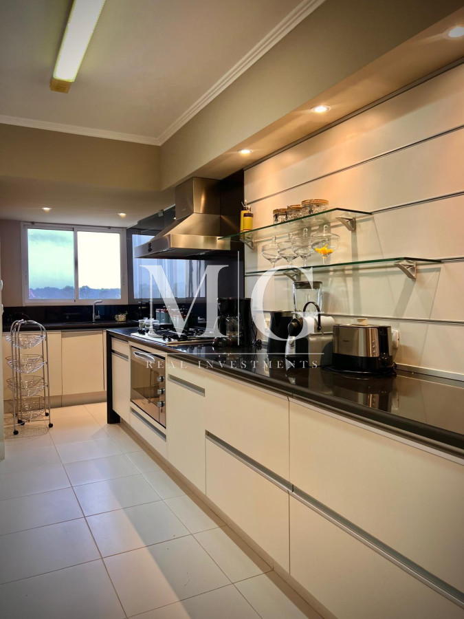 Apartamento ID.1495 - Espectacular Departamento en venta frente al mar, penthouse de 4 dormitorios. Punta del Este