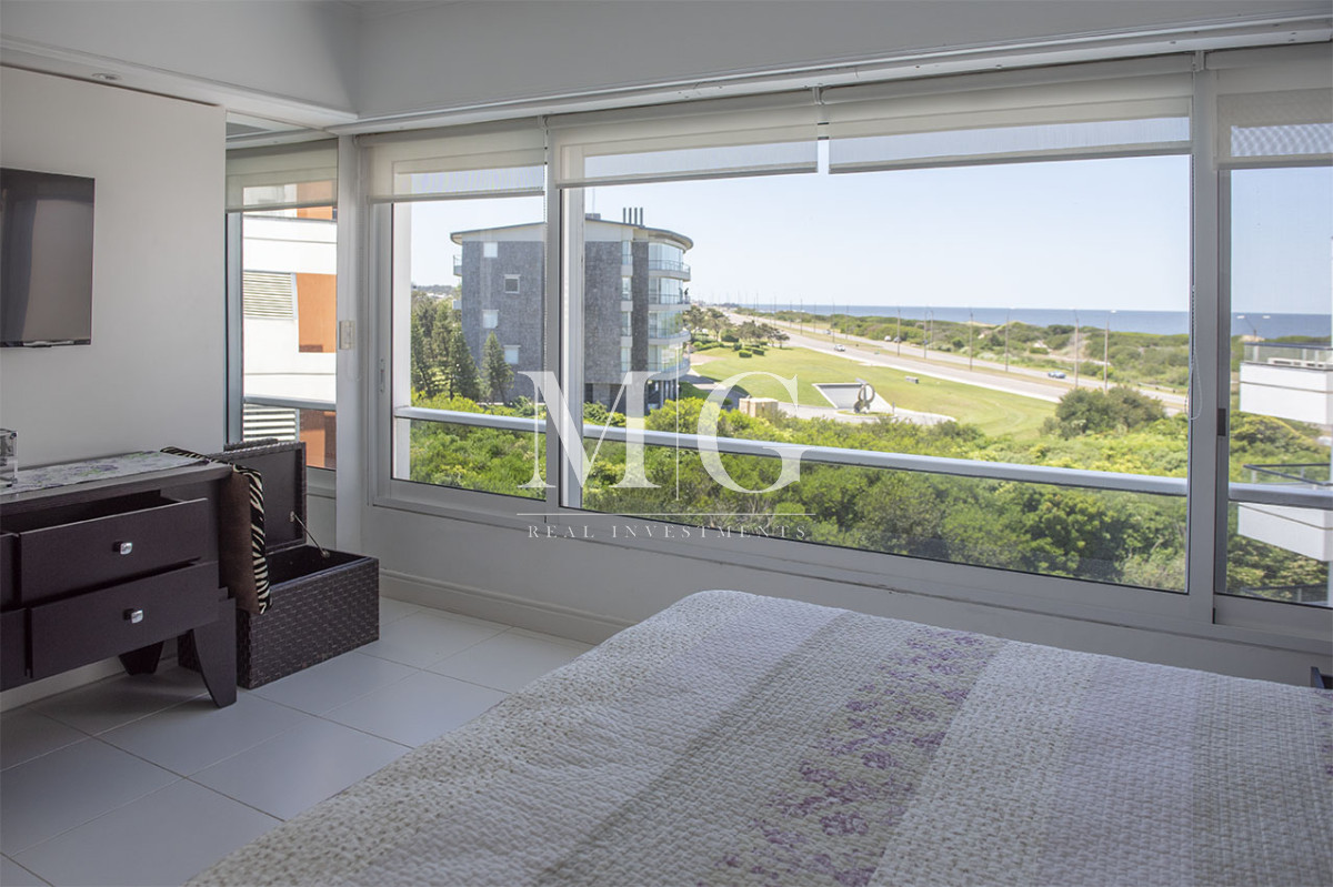 Apartamento ID.1497 - Penthouse Duplex en Venta de 4 dormitorios en Playa Brava , Punta del este 