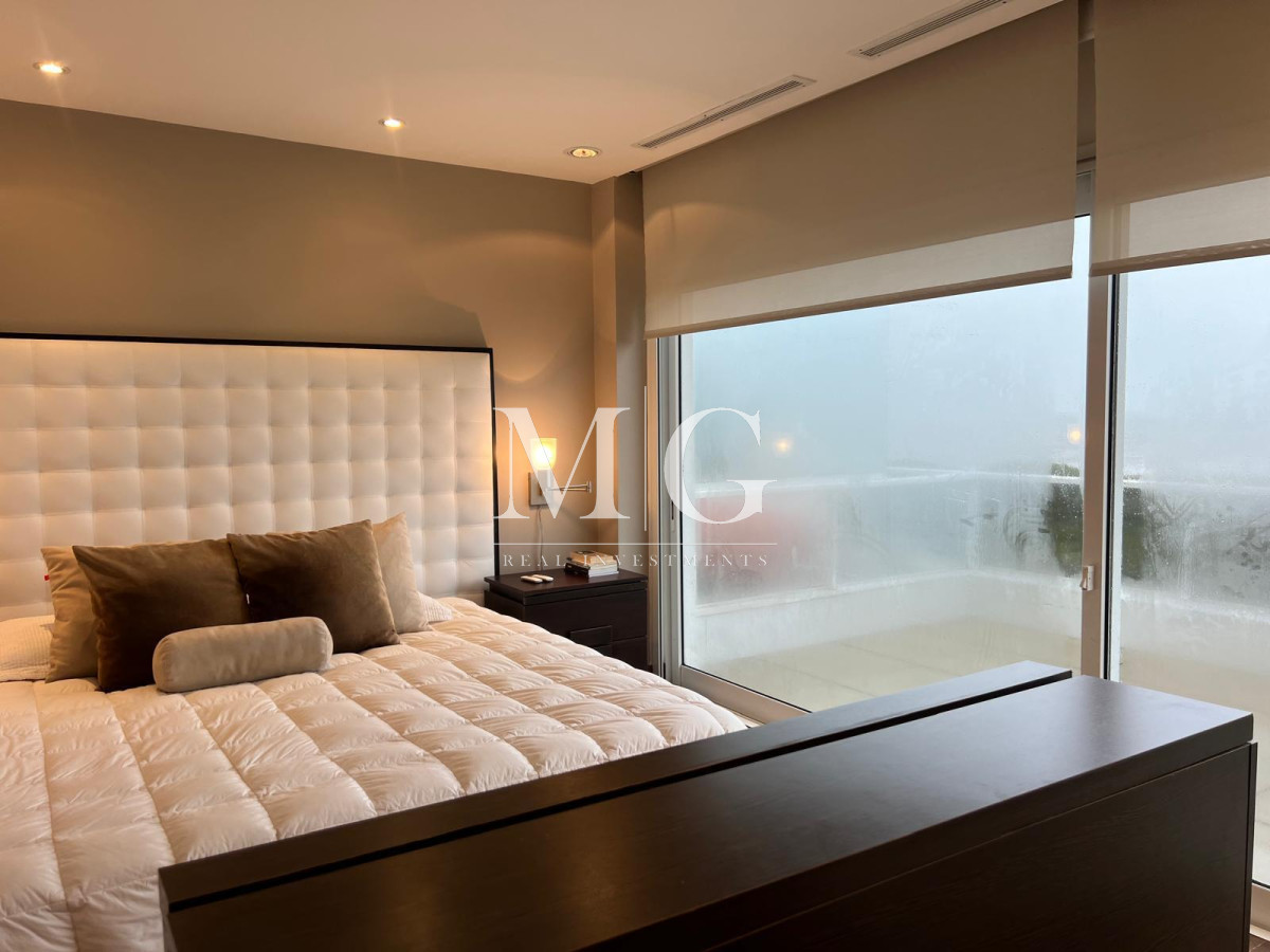 Apartamento ID.1495 - Espectacular Departamento en venta frente al mar, penthouse de 4 dormitorios. Punta del Este