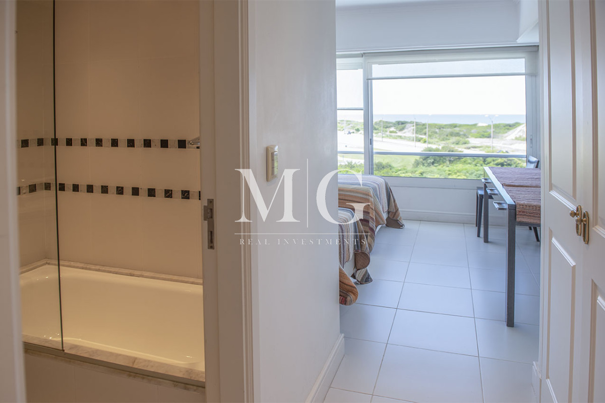 Apartamento ID.1497 - Penthouse Duplex en Venta de 4 dormitorios en Playa Brava , Punta del este 