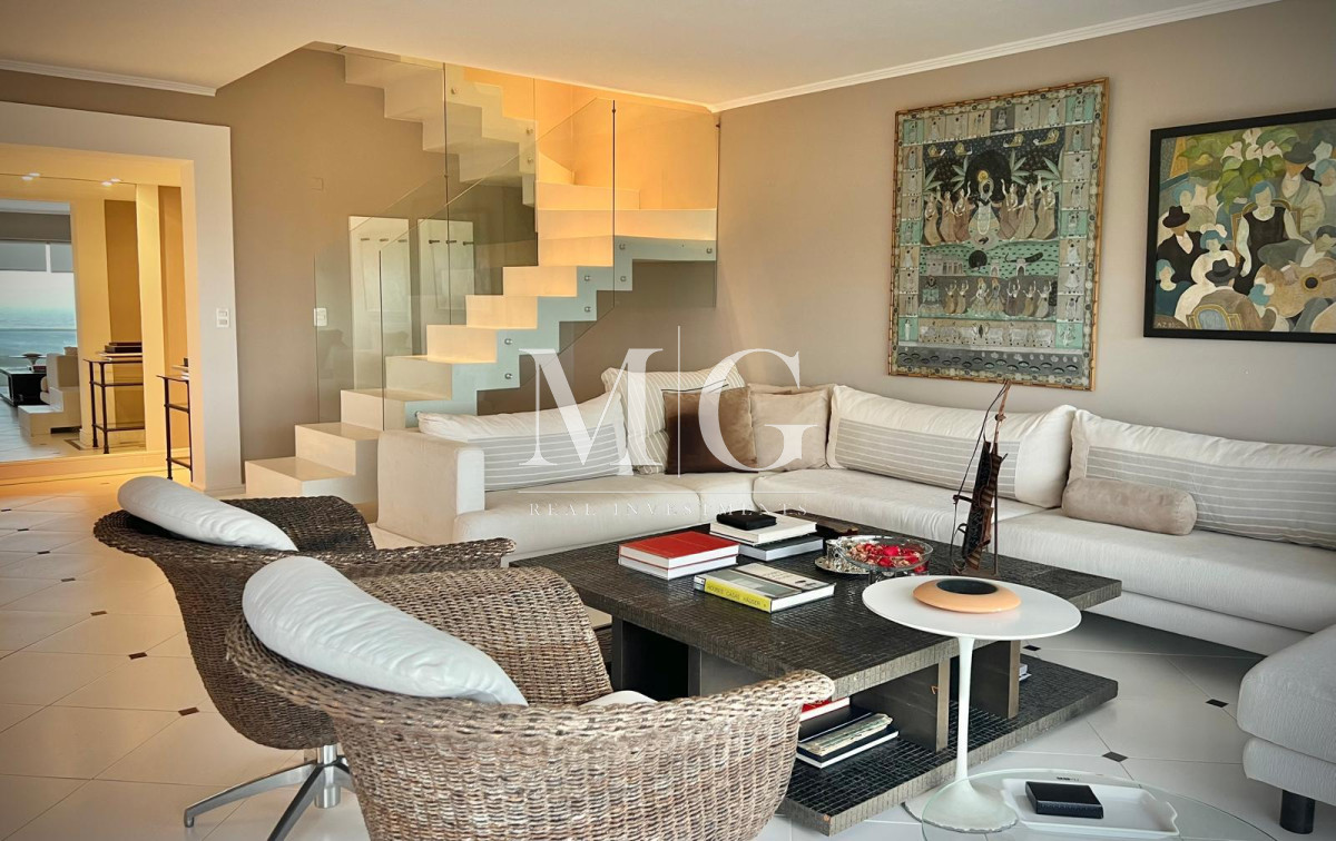 Apartamento ID.1495 - Espectacular Departamento en venta frente al mar, penthouse de 4 dormitorios. Punta del Este