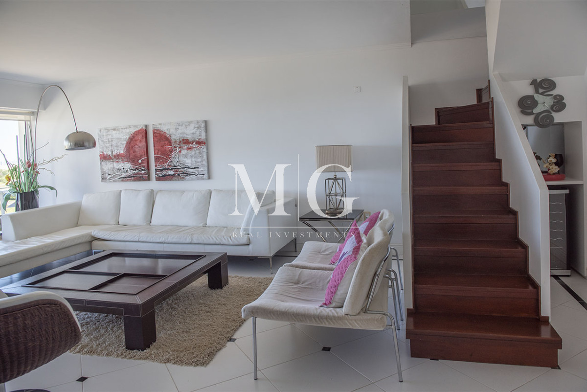 Apartamento ID.1497 - Penthouse Duplex en Venta de 4 dormitorios en Playa Brava , Punta del este 