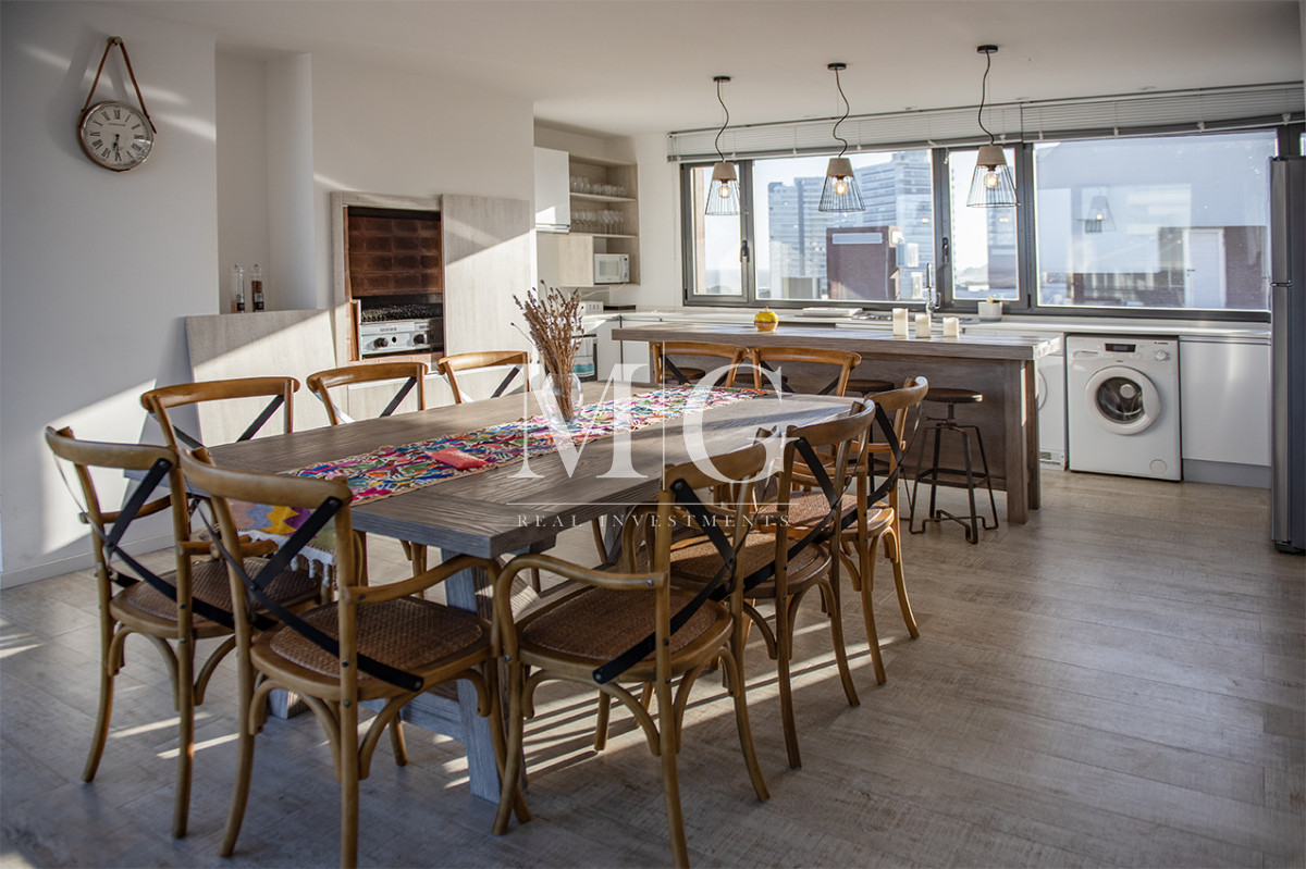 Apartamento ID.1500 - Apartamento Penthouse, frente al mar, playa brava, 3 dormitorios con hermosa vista