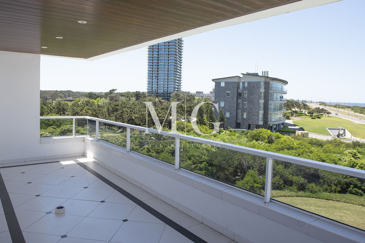 Apartamento ID.1497 - Penthouse Duplex en Venta de 4 dormitorios en Playa Brava , Punta del este 