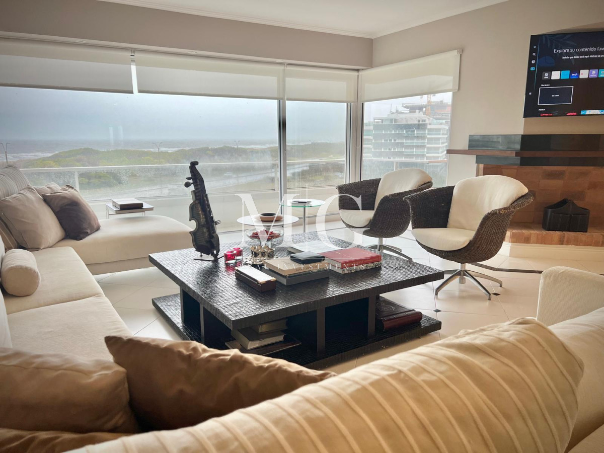 Apartamento ID.1495 - Espectacular Departamento en venta frente al mar, penthouse de 4 dormitorios. Punta del Este