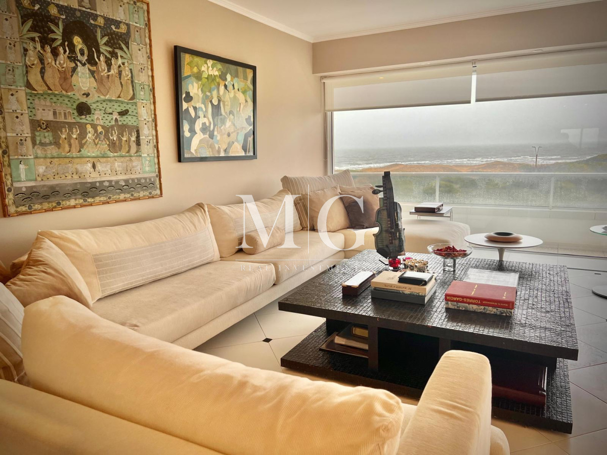 Apartamento ID.1495 - Espectacular Departamento en venta frente al mar, penthouse de 4 dormitorios. Punta del Este