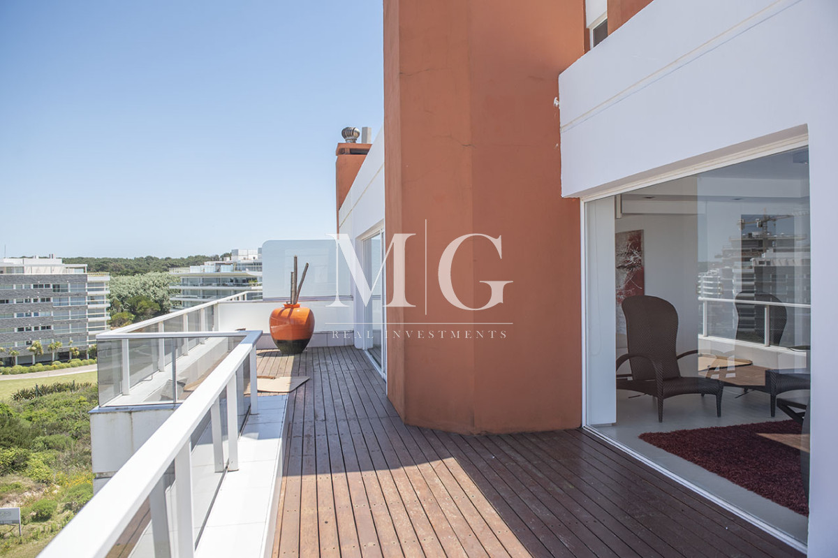 Apartamento ID.1497 - Penthouse Duplex en Venta de 4 dormitorios en Playa Brava , Punta del este 