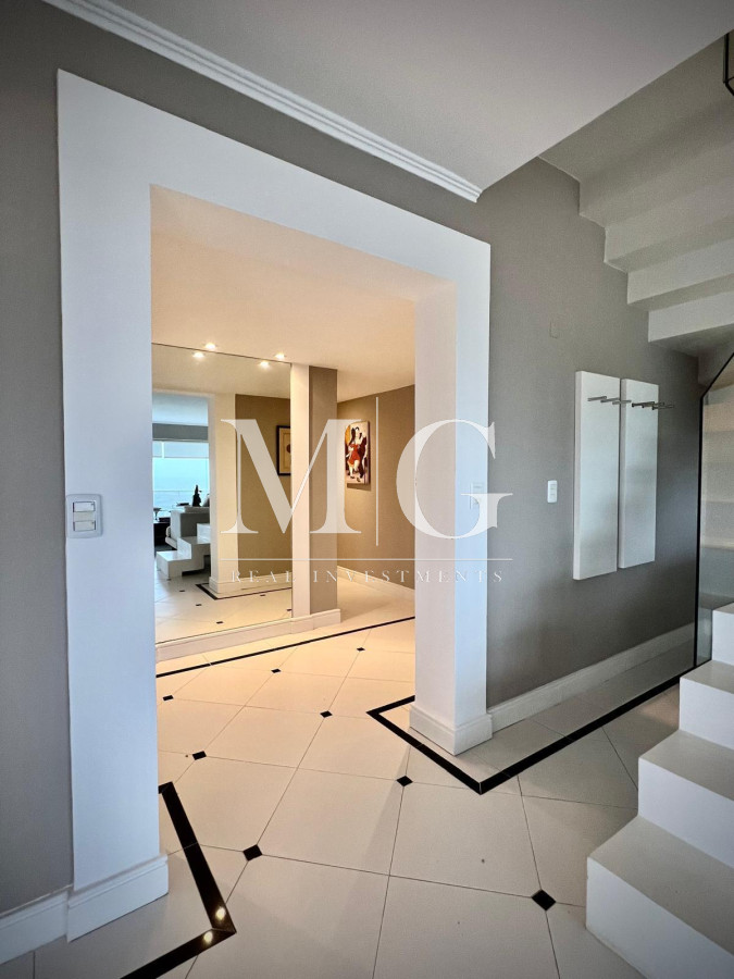 Apartamento ID.1495 - Espectacular Departamento en venta frente al mar, penthouse de 4 dormitorios. Punta del Este