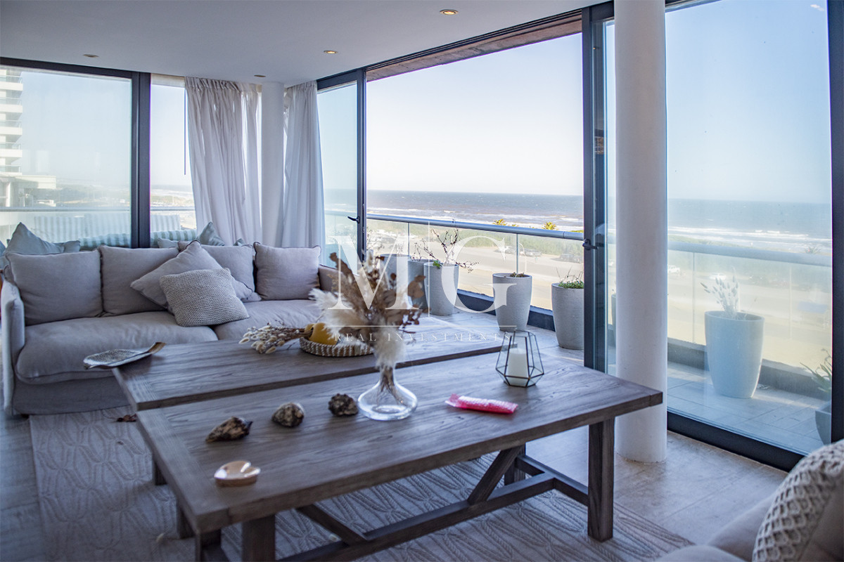 Apartamento ID.1500 - Apartamento Penthouse, frente al mar, playa brava, 3 dormitorios con hermosa vista