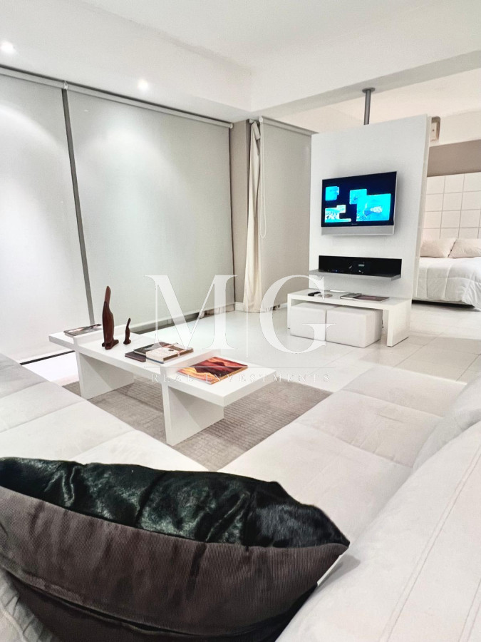 Apartamento ID.1495 - Espectacular Departamento en venta frente al mar, penthouse de 4 dormitorios. Punta del Este