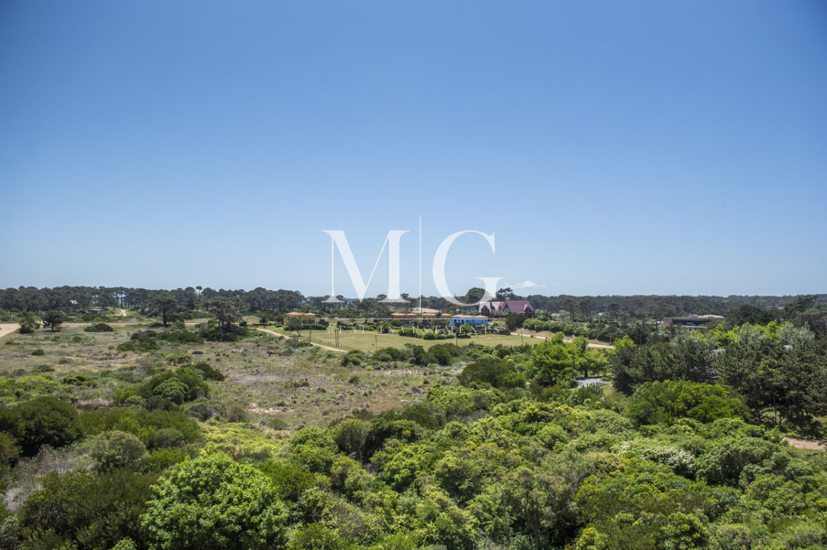 Apartamento ID.1497 - Penthouse Duplex en Venta de 4 dormitorios en Playa Brava , Punta del este 