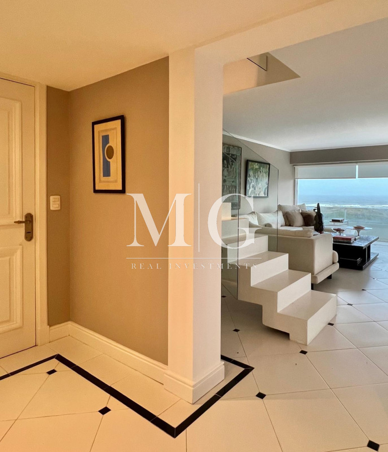 Apartamento ID.1495 - Espectacular Departamento en venta frente al mar, penthouse de 4 dormitorios. Punta del Este