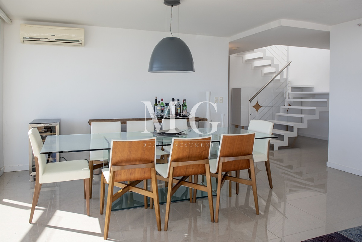 Apartamento ID.1501 - Vende departamento de 3 suites en Punta del Este.