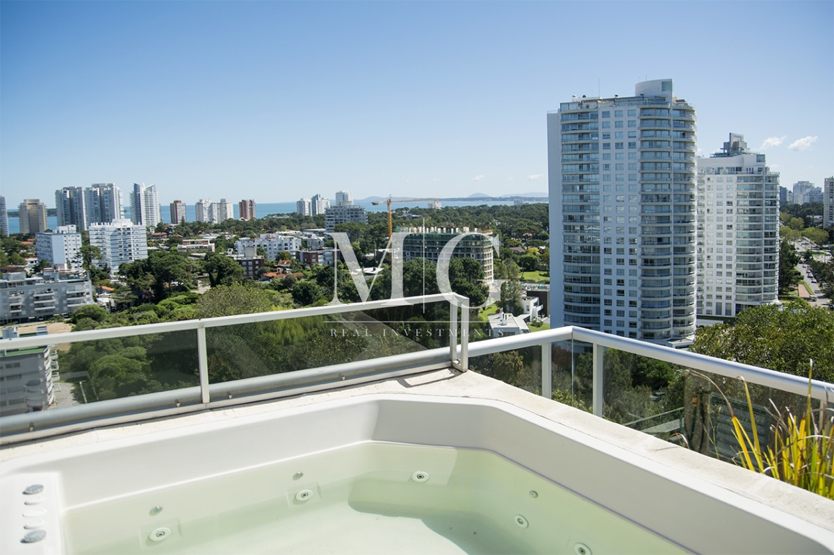 Apartamento ID.1502 - Penthouse en Punta del Este, playa brava 4 dormitorios
