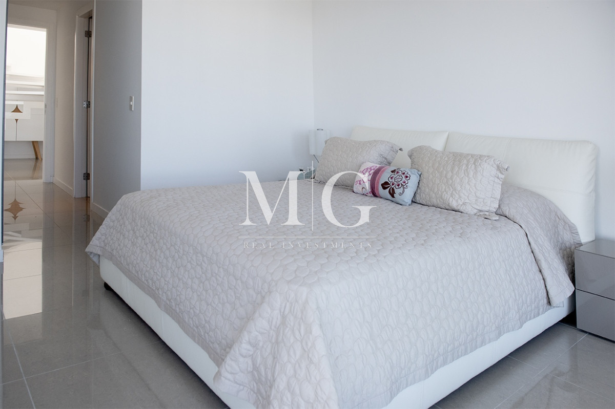 Apartamento ID.1501 - Vende departamento de 3 suites en Punta del Este.