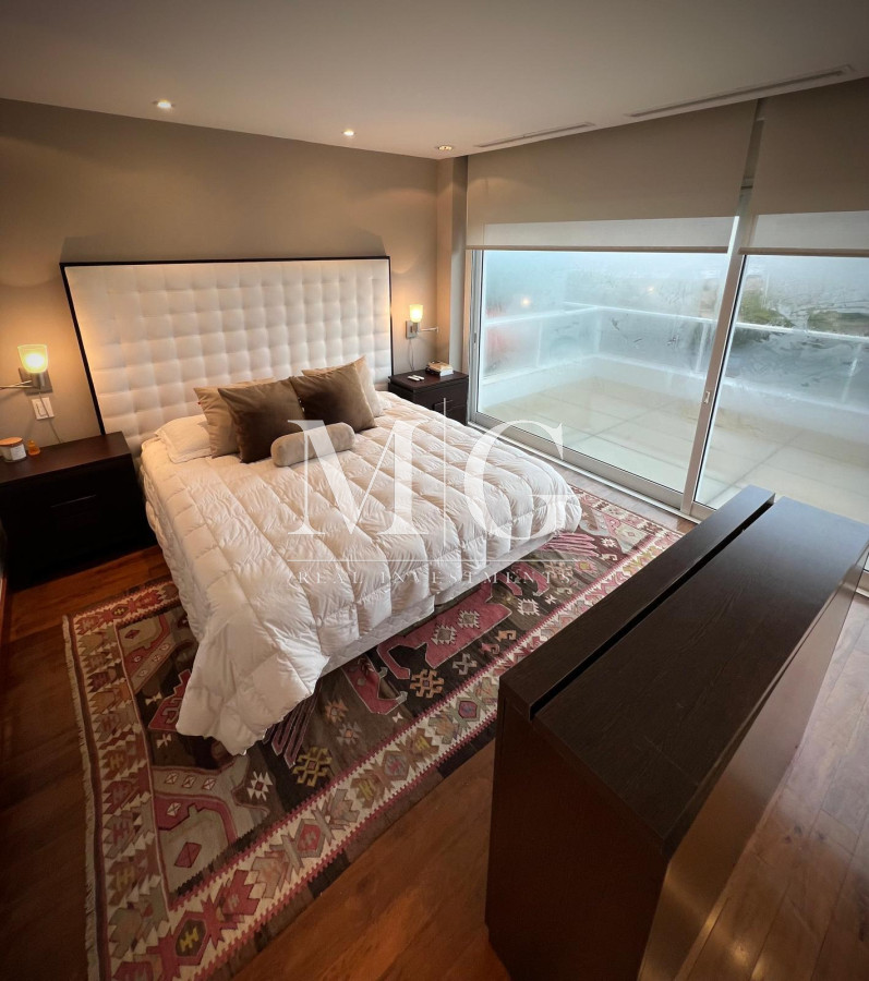 Apartamento ID.1495 - Espectacular Departamento en venta frente al mar, penthouse de 4 dormitorios. Punta del Este