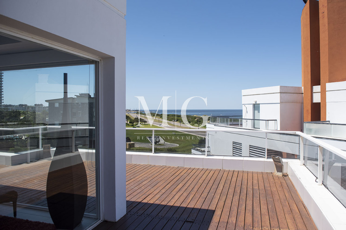 Apartamento ID.1497 - Penthouse Duplex en Venta de 4 dormitorios en Playa Brava , Punta del este 