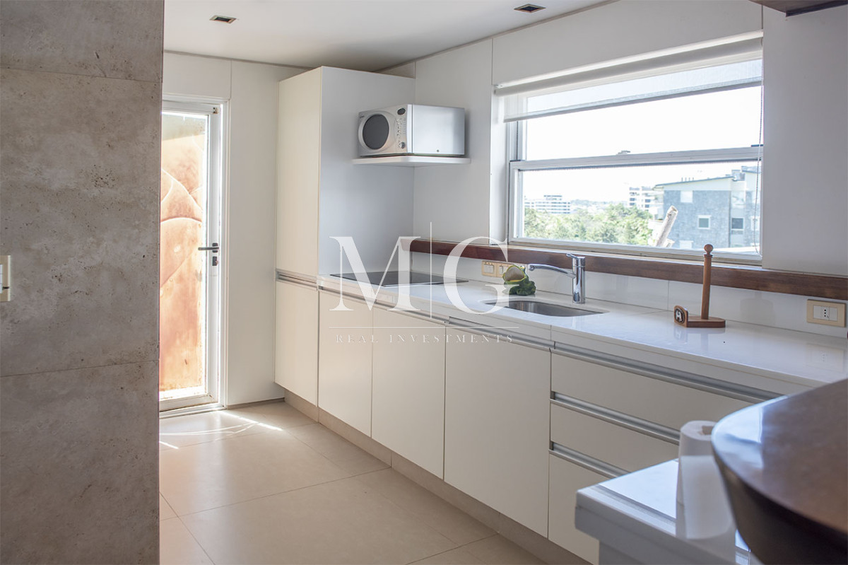 Apartamento ID.1497 - Penthouse Duplex en Venta de 4 dormitorios en Playa Brava , Punta del este 