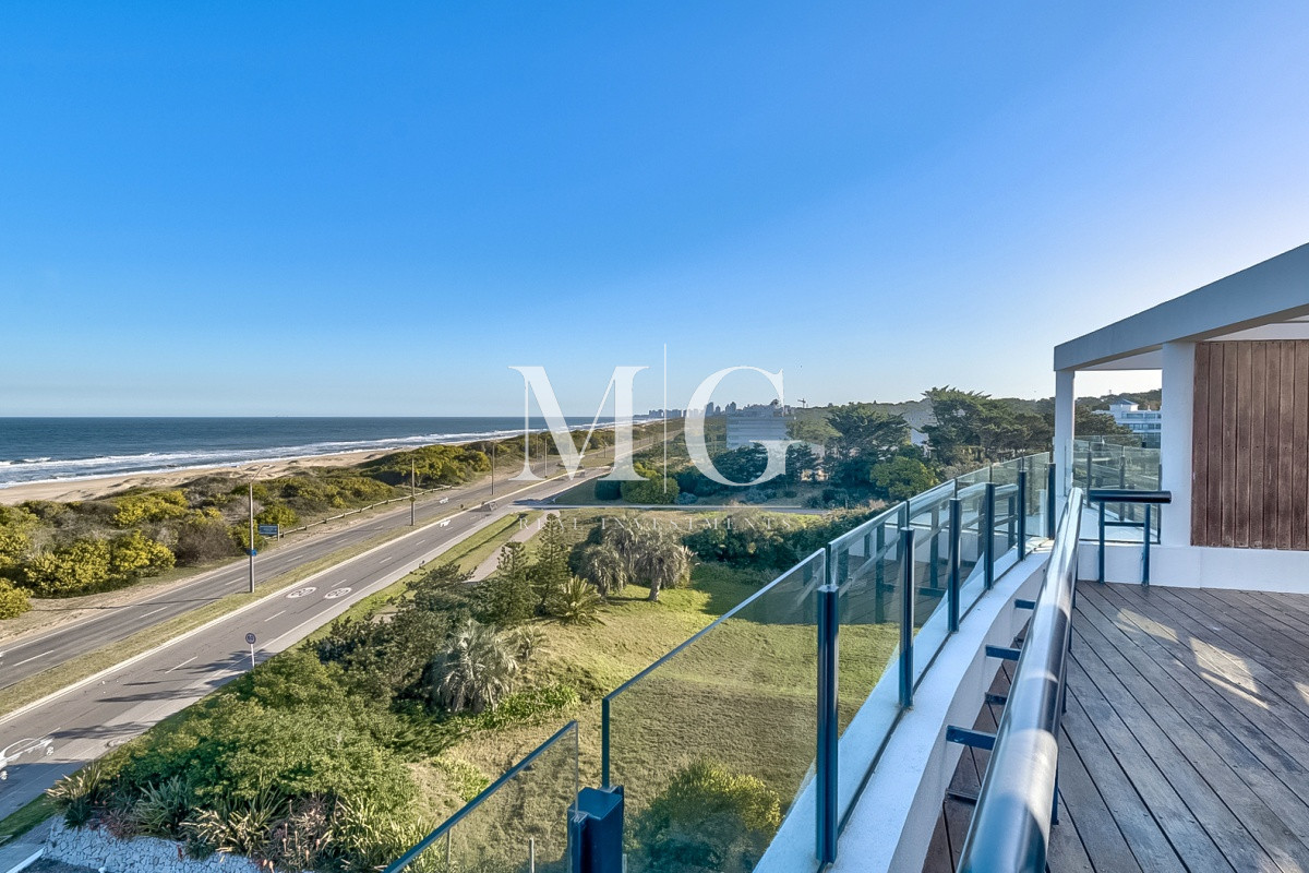 Apartamento ID.1498 - Hermoso penthouse con una ubicación privilegiada de la brava 