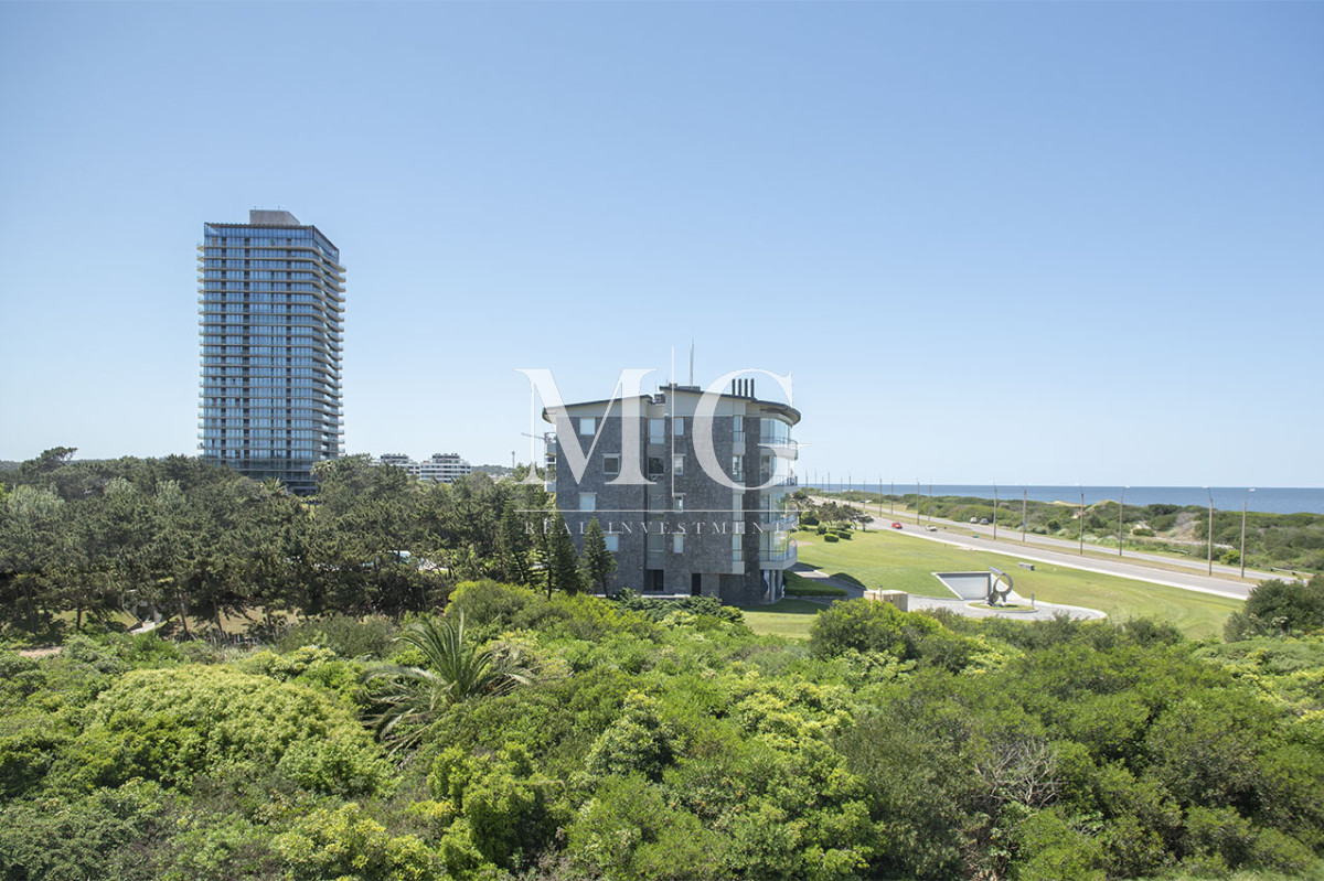 Apartamento ID.1497 - Penthouse Duplex en Venta de 4 dormitorios en Playa Brava , Punta del este 