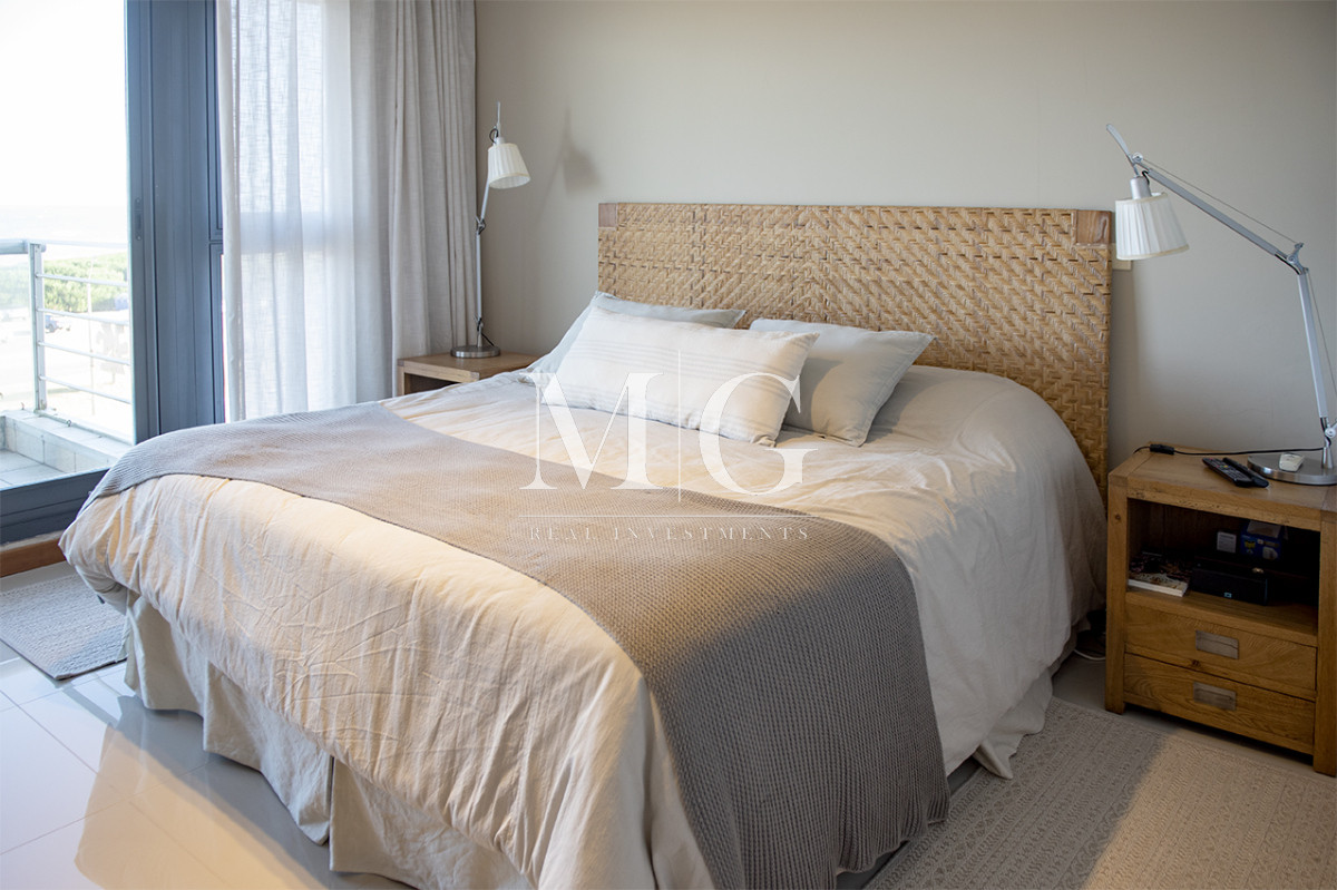 Apartamento ID.1500 - Apartamento Penthouse, frente al mar, playa brava, 3 dormitorios con hermosa vista