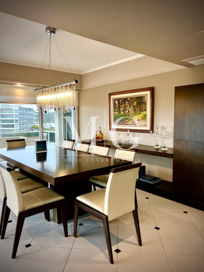 Apartamento ID.1495 - Espectacular Departamento en venta frente al mar, penthouse de 4 dormitorios. Punta del Este