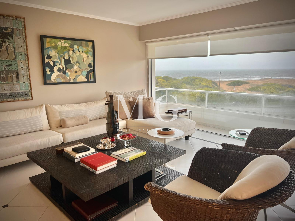 Apartamento ID.1495 - Espectacular Departamento en venta frente al mar, penthouse de 4 dormitorios. Punta del Este