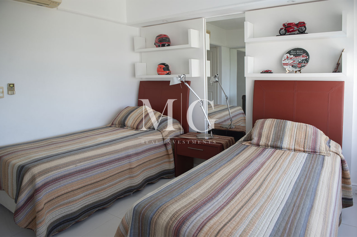 Apartamento ID.1497 - Penthouse Duplex en Venta de 4 dormitorios en Playa Brava , Punta del este 