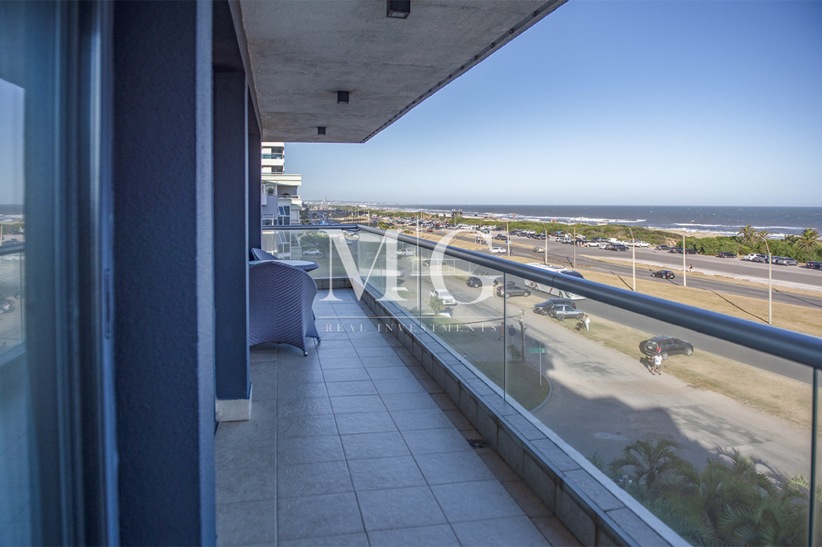 Apartamento ID.1500 - Apartamento Penthouse, frente al mar, playa brava, 3 dormitorios con hermosa vista