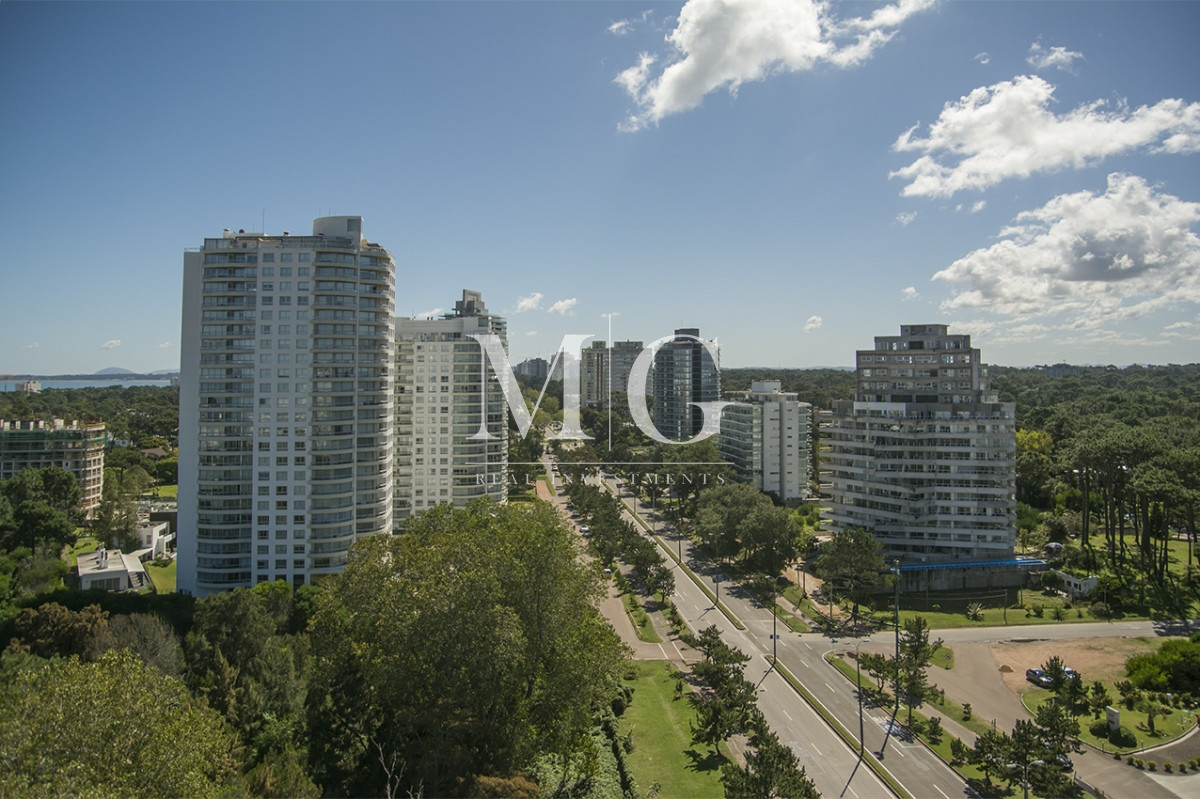 Apartamento ID.1502 - Penthouse en Punta del Este, playa brava 4 dormitorios