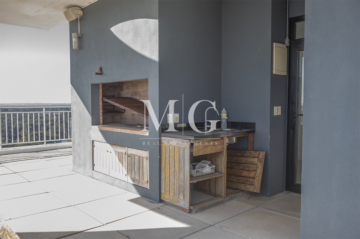 Apartamento ID.1501 - Vende departamento de 3 suites en Punta del Este.