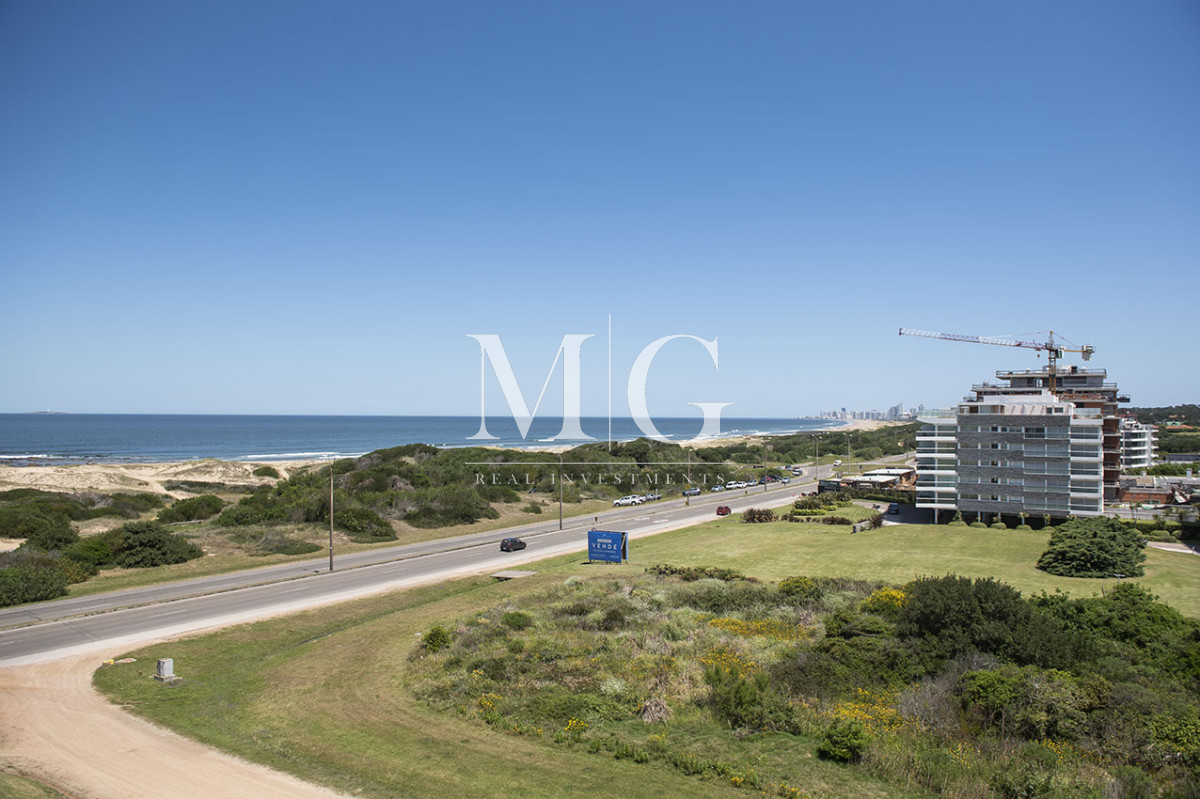 Apartamento ID.1497 - Penthouse Duplex en Venta de 4 dormitorios en Playa Brava , Punta del este 