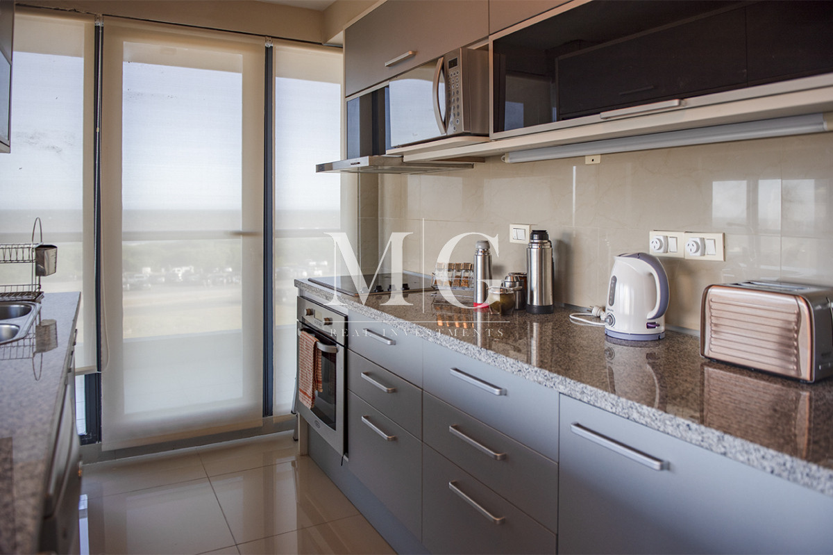 Apartamento ID.1500 - Apartamento Penthouse, frente al mar, playa brava, 3 dormitorios con hermosa vista