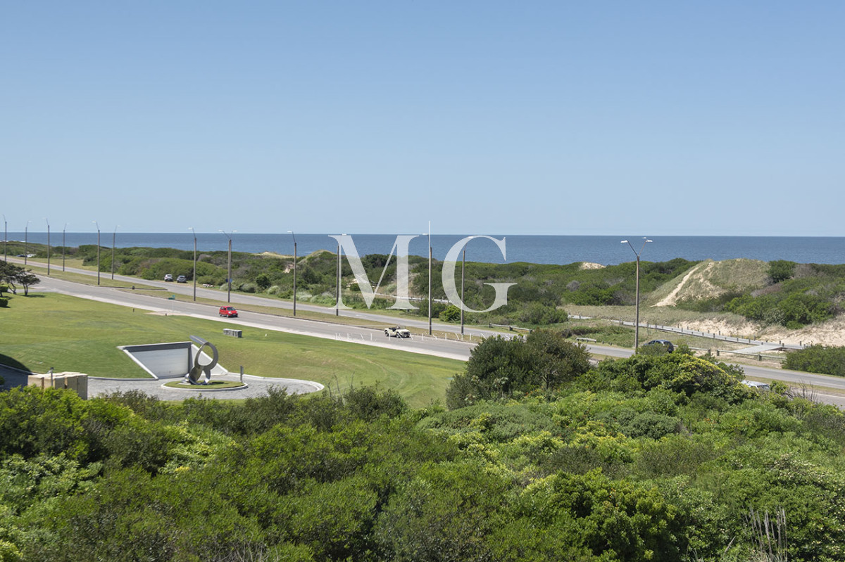 Apartamento ID.1497 - Penthouse Duplex en Venta de 4 dormitorios en Playa Brava , Punta del este 