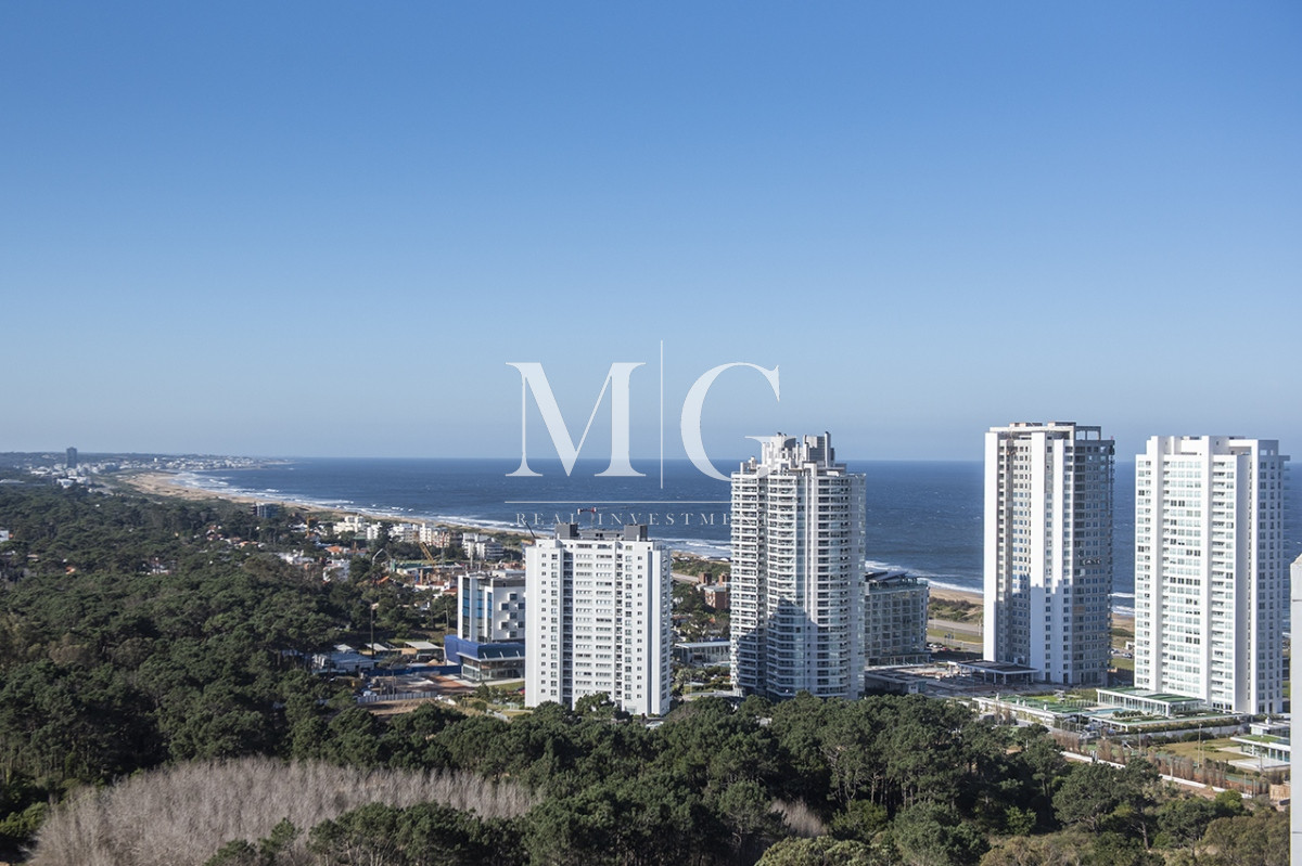 Apartamento ID.1501 - Vende departamento de 3 suites en Punta del Este.