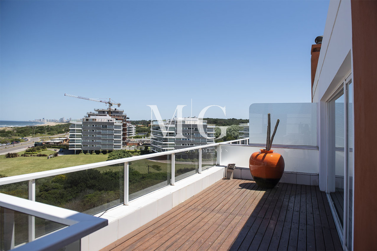 Apartamento ID.1497 - Penthouse Duplex en Venta de 4 dormitorios en Playa Brava , Punta del este 