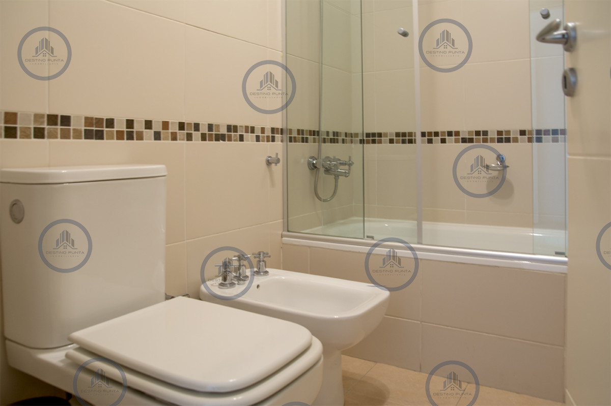 Apartamento ID.3316 - Apartamento de 3 dormitorios + dependencia , en brava , Punta del Este 