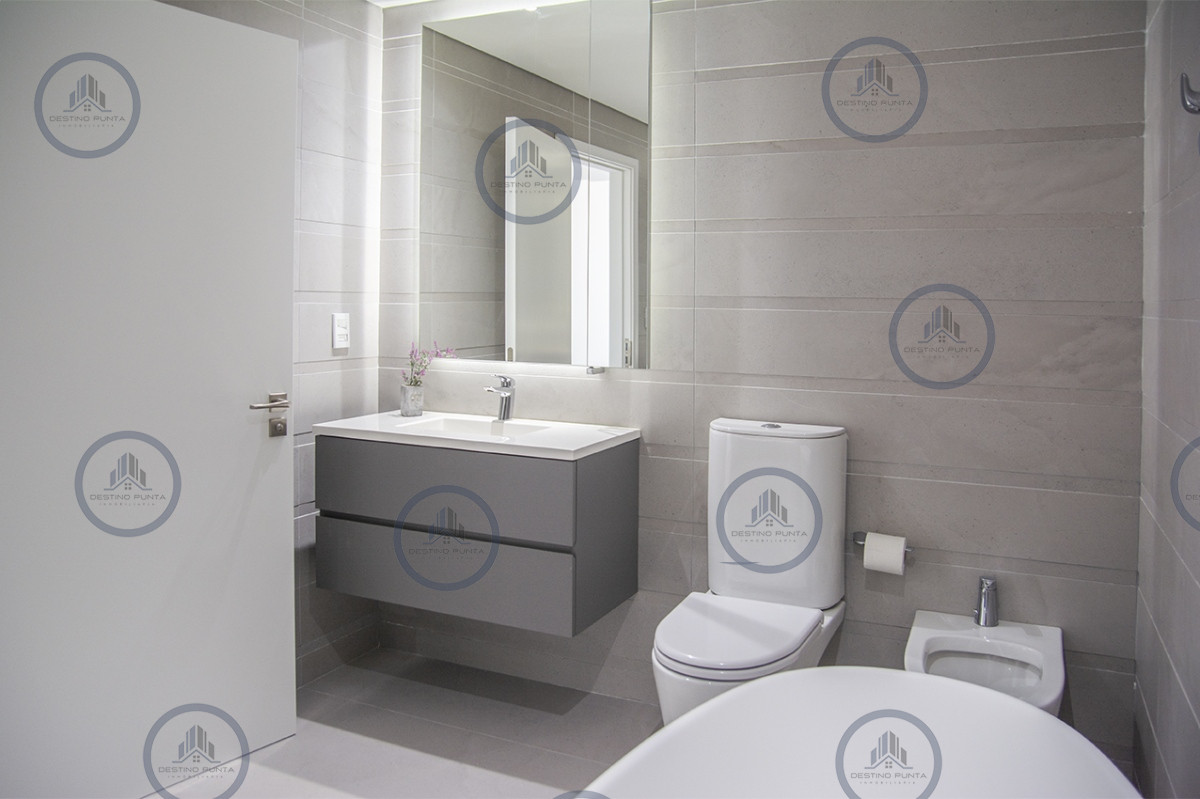 Apartamento ID.1700 - Apartamento de 3 Dormitorios, Piso alto en venta con Vista al Mar - Le Parc III Playa Brava