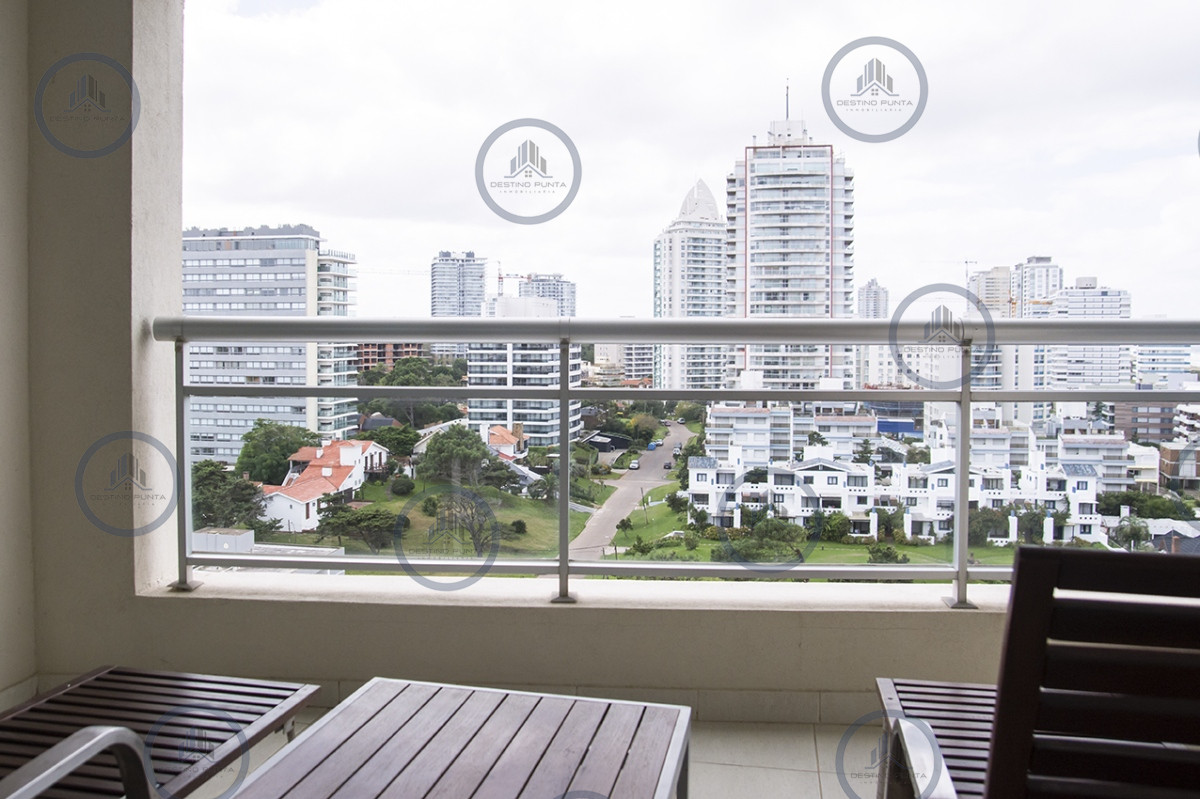 Apartamento ID.3316 - Apartamento de 3 dormitorios + dependencia , en brava , Punta del Este 