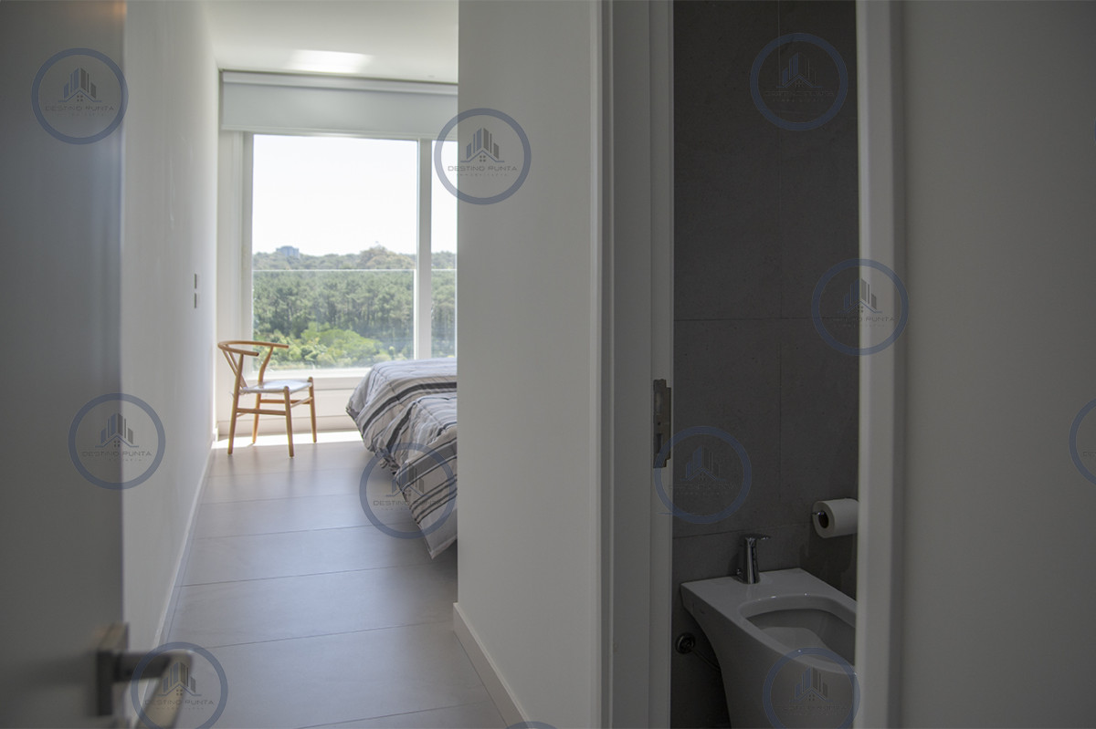 Apartamento ID.1700 - Apartamento de 3 Dormitorios, Piso alto en venta con Vista al Mar - Le Parc III Playa Brava