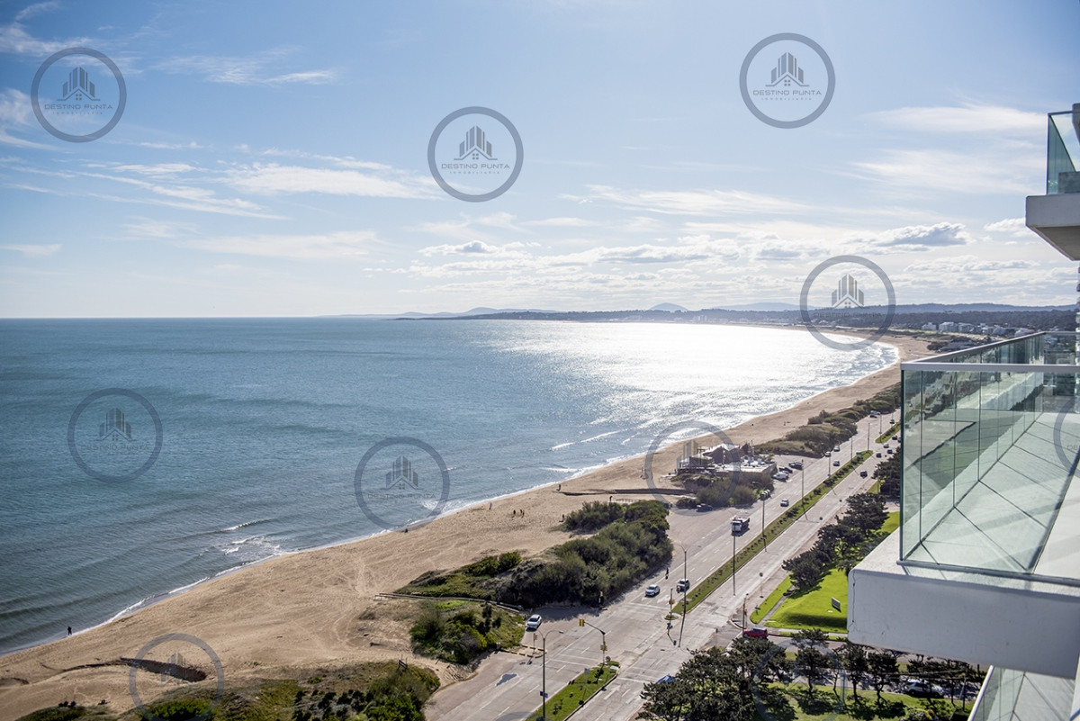 Apartamento ID.2204 - Moderno Apartamento Frente al Mar de 2 Dormitorios en Playa Mansa, Venetian