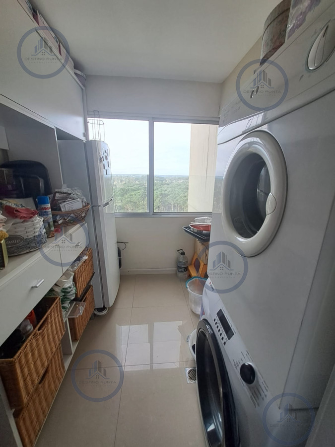 Apartamento ID.2770 - Alquiler Anual en Punta del Este 3 dormitorios y servicio sobre Roosevelt