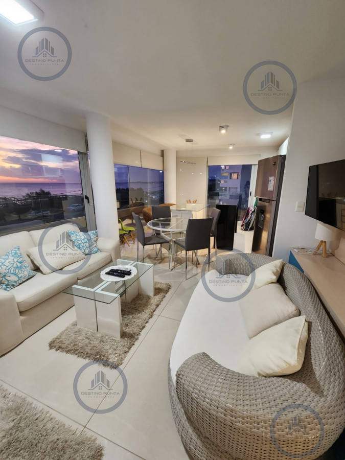 Apartamento ID.1964 - Moderno Apartamento de 2 Dormitorios con Vista al Mar sobre Playa Mansa, Punta del Este