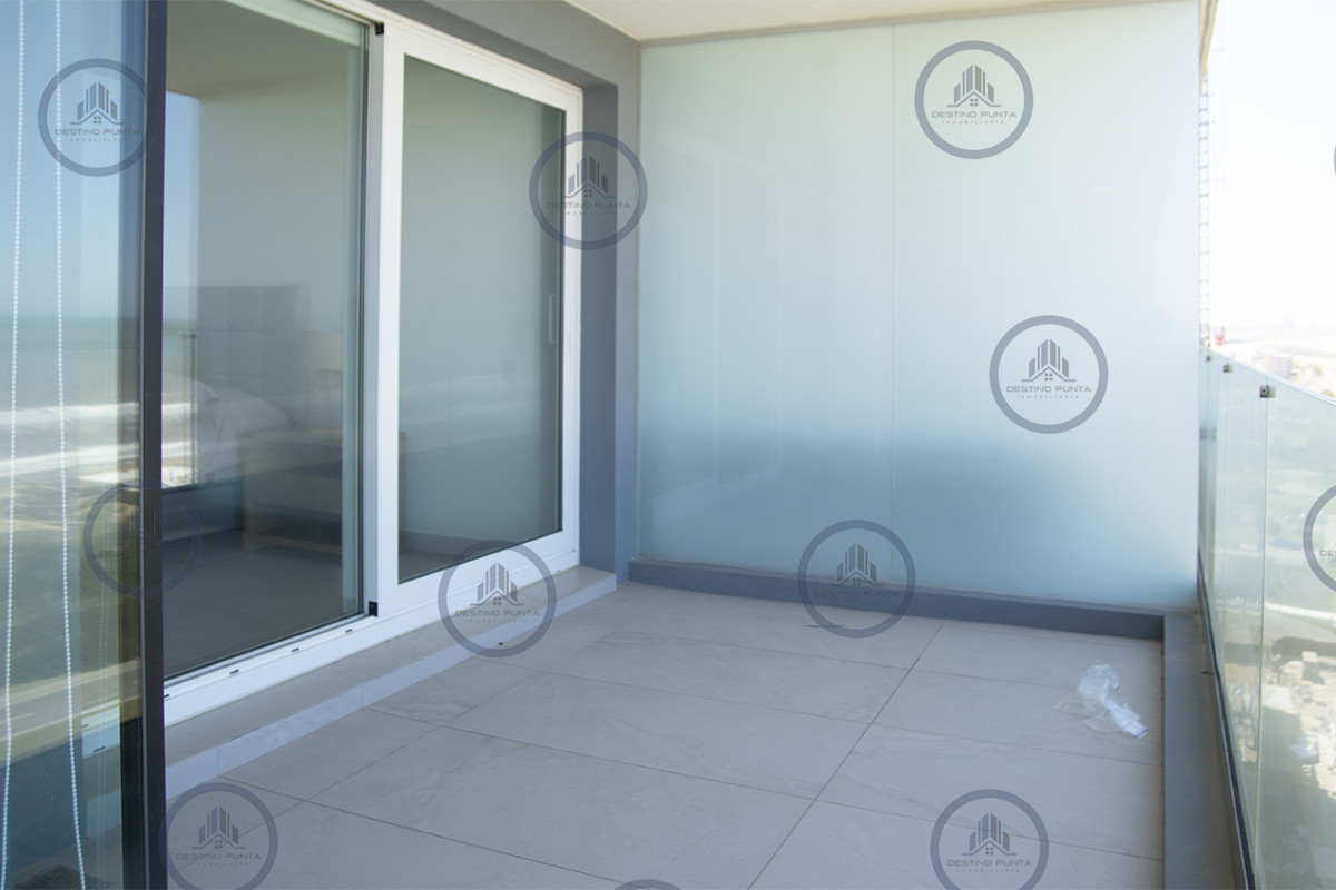 Apartamento ID.1700 - Apartamento de 3 Dormitorios, Piso alto en venta con Vista al Mar - Le Parc III Playa Brava