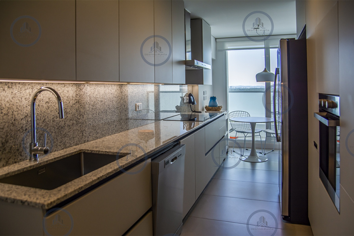 Apartamento ID.1699 - Apartamento de 3 Dormitorios, Piso alto en venta con Vista al Mar - Le Parc III Playa Brava