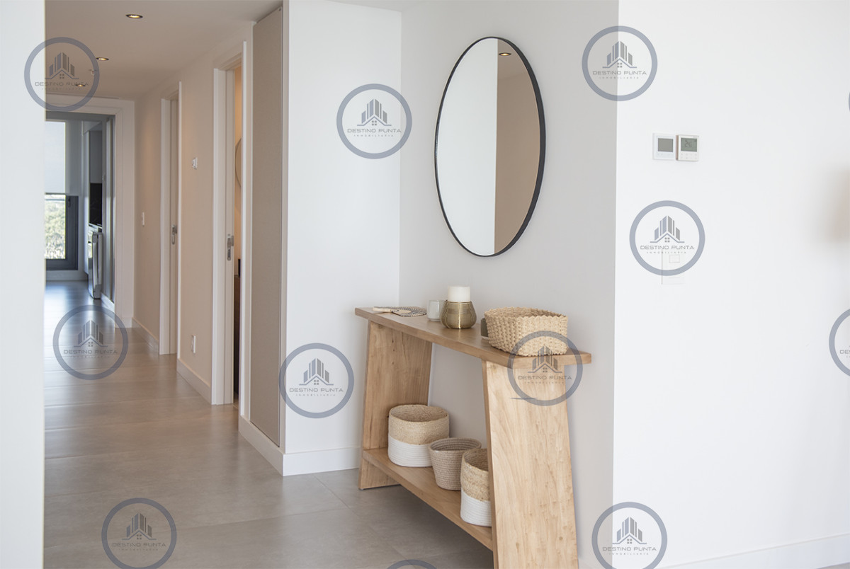 Apartamento ID.2204 - Moderno Apartamento Frente al Mar de 2 Dormitorios en Playa Mansa, Venetian